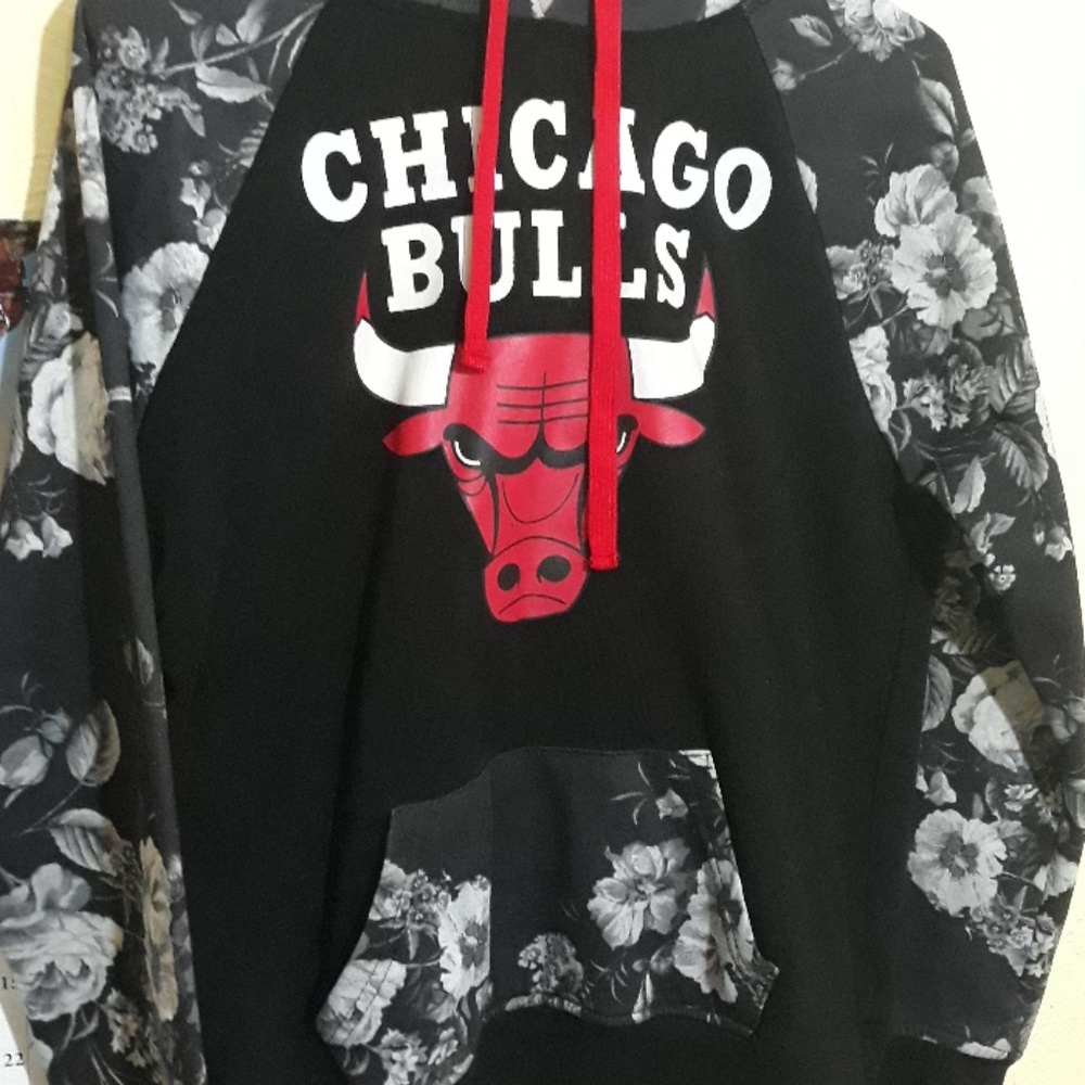 Chicago bulls floral hoodie